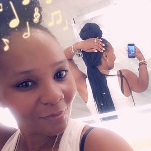 Meet your Posher, Toshia